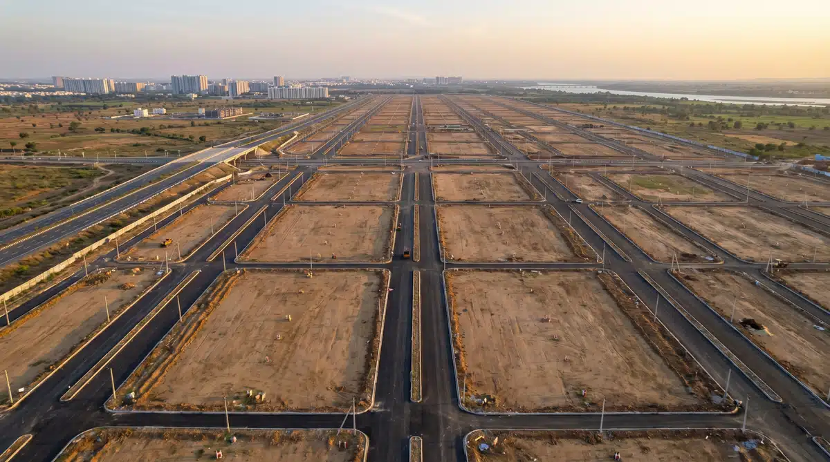 Land in Amaravati — open plots and greenfield layouts with road access